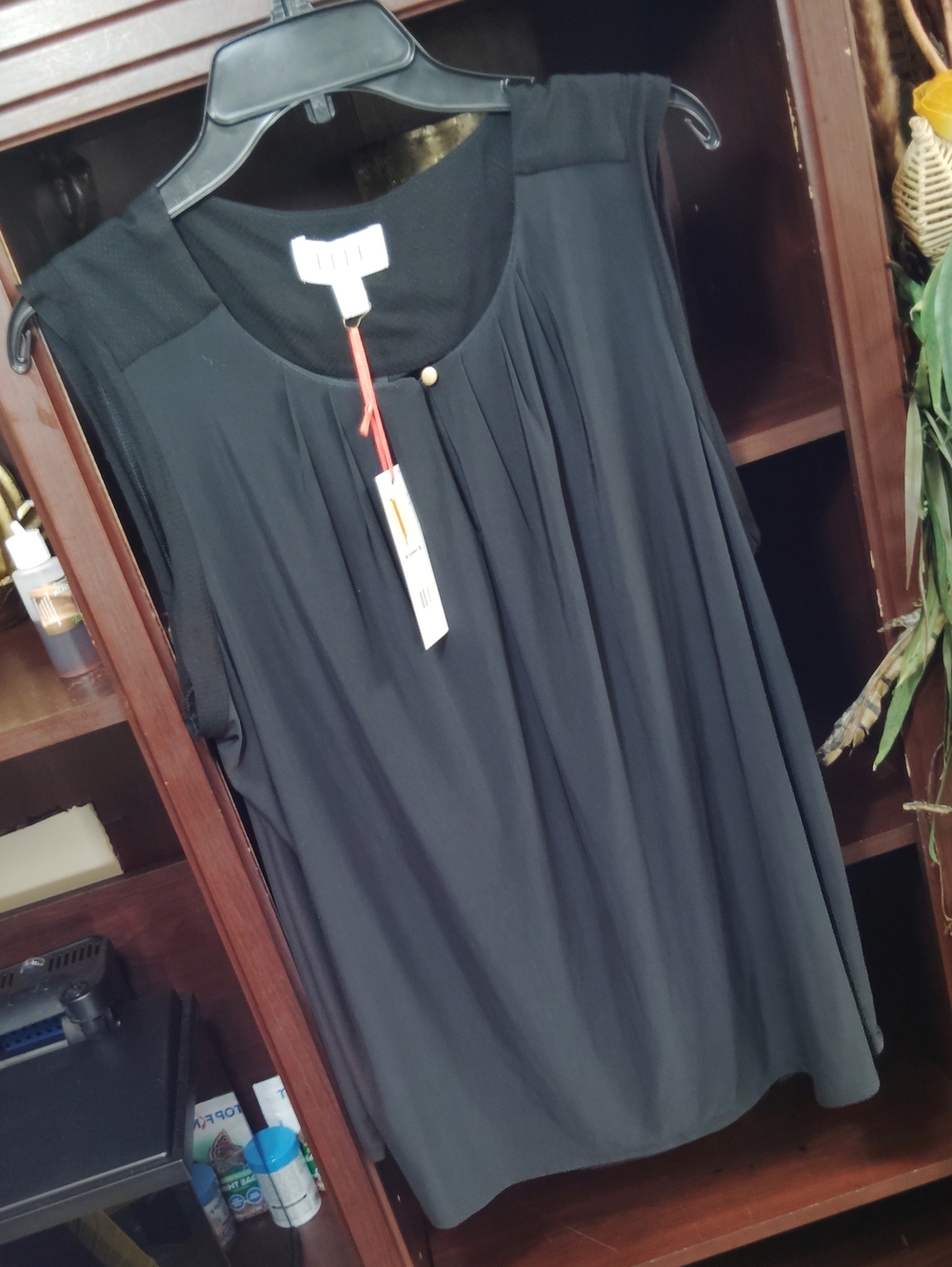 Elle Black Sleeveless Pleated Camisole